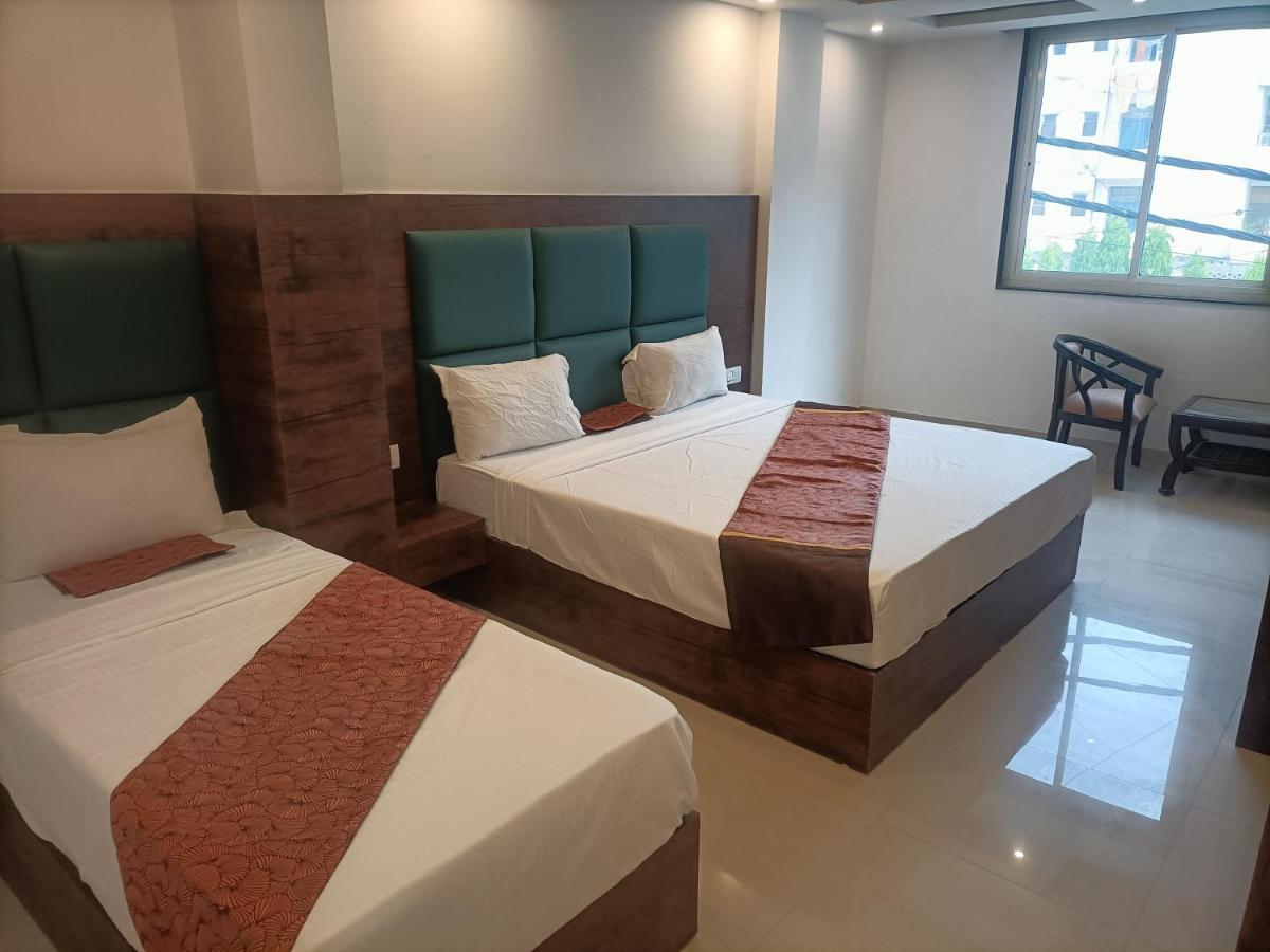 Hotel Tark inn Near IGI Airport New Delhi Eksteriør bilde