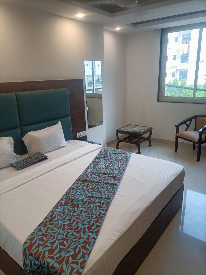Hotel Tark inn Near IGI Airport New Delhi Eksteriør bilde