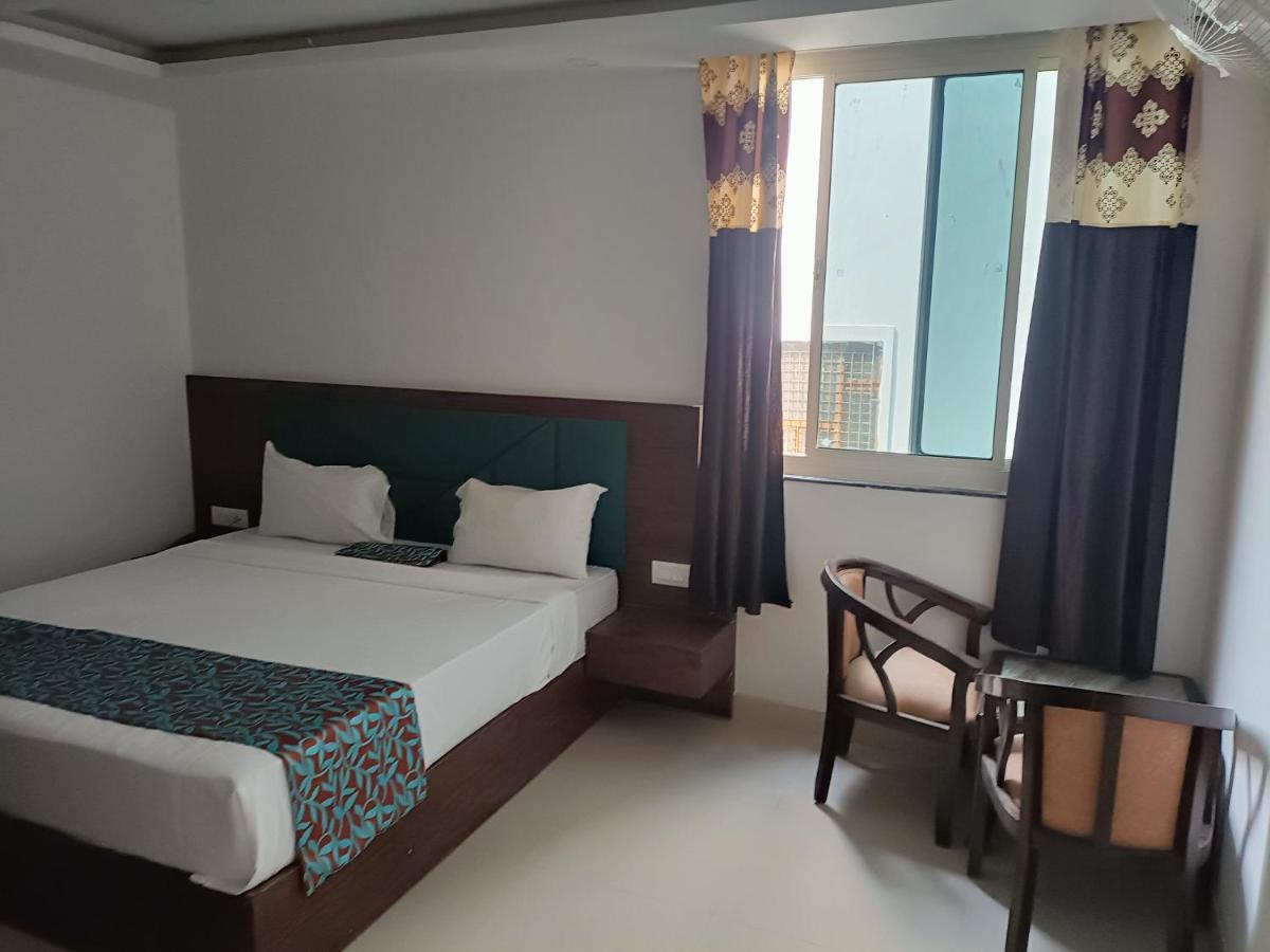 Hotel Tark inn Near IGI Airport New Delhi Eksteriør bilde