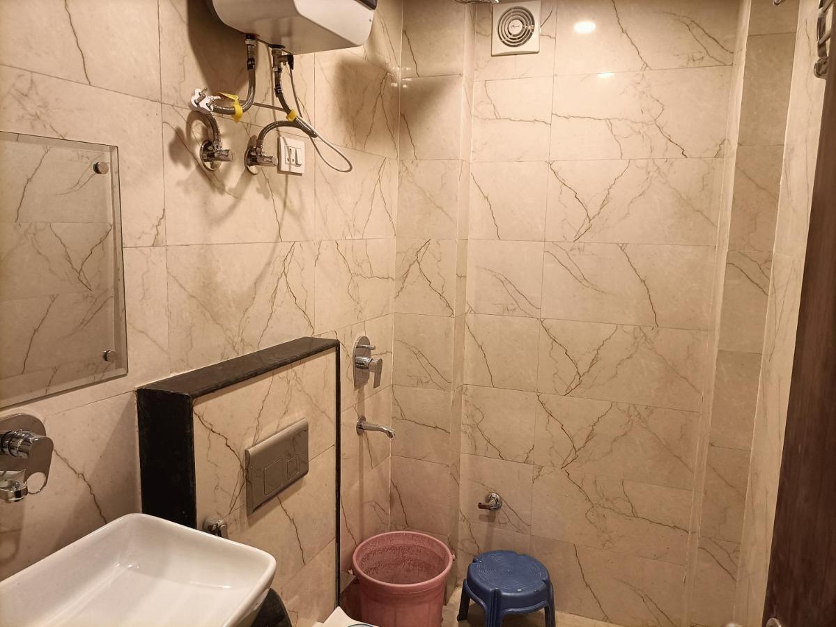 Hotel Tark inn Near IGI Airport New Delhi Eksteriør bilde