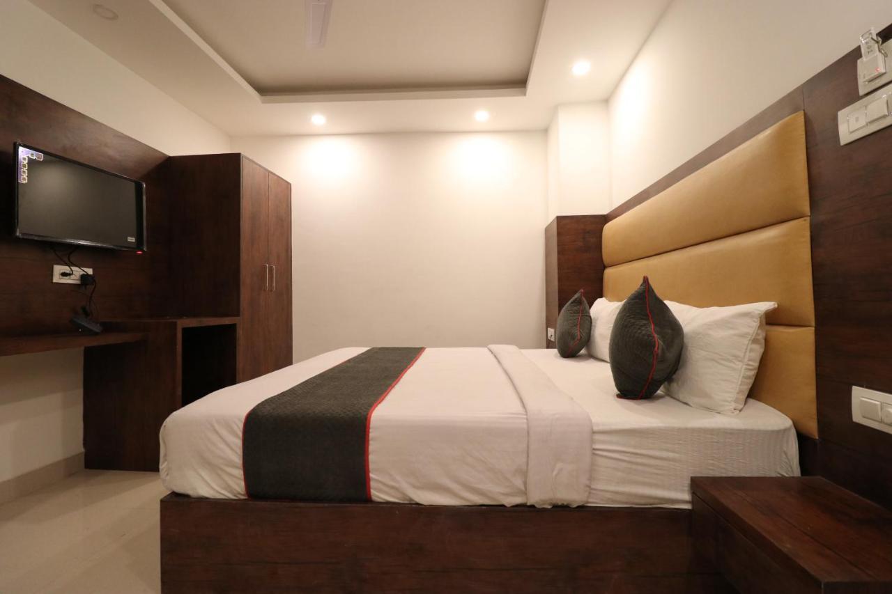 Hotel Tark inn Near IGI Airport New Delhi Eksteriør bilde