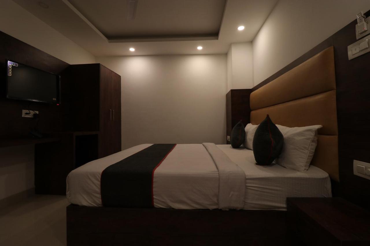 Hotel Tark inn Near IGI Airport New Delhi Eksteriør bilde